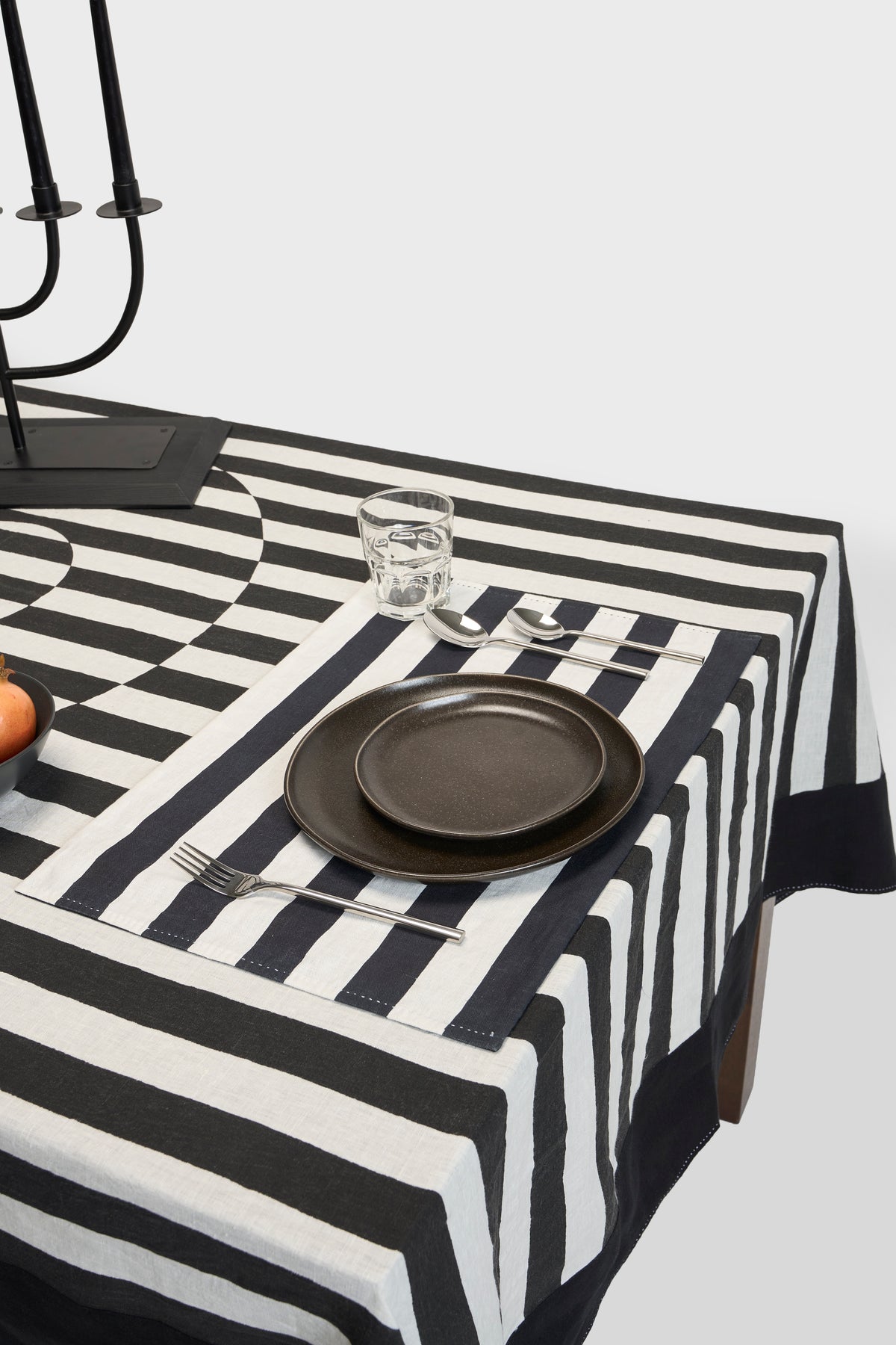 Badiyadka Table Cover