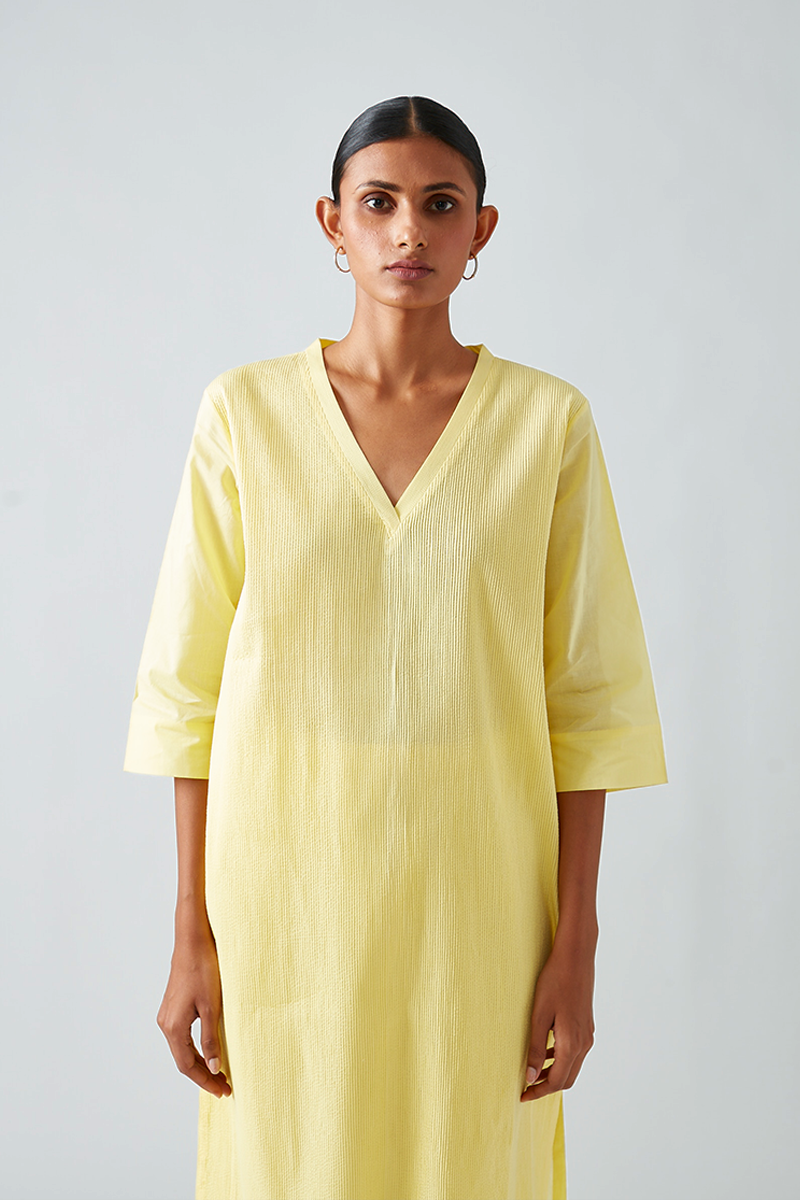 Khinsar Pintuck Kurta Set
