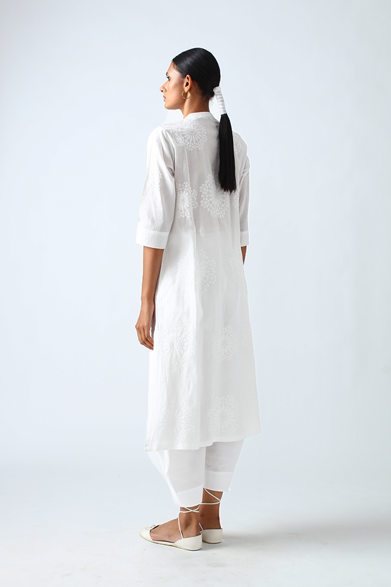 Banola Chikan Kurta Set