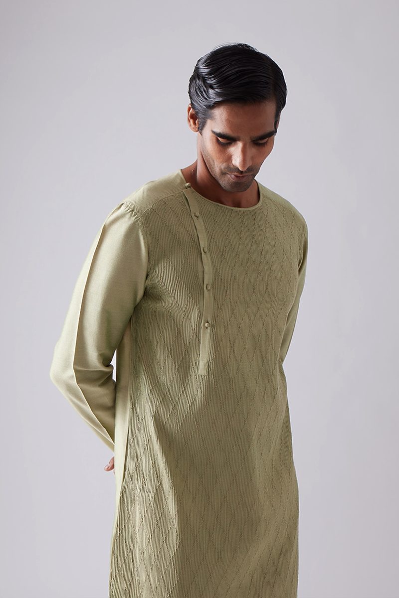 Kelawas Pintuck Kurta Set