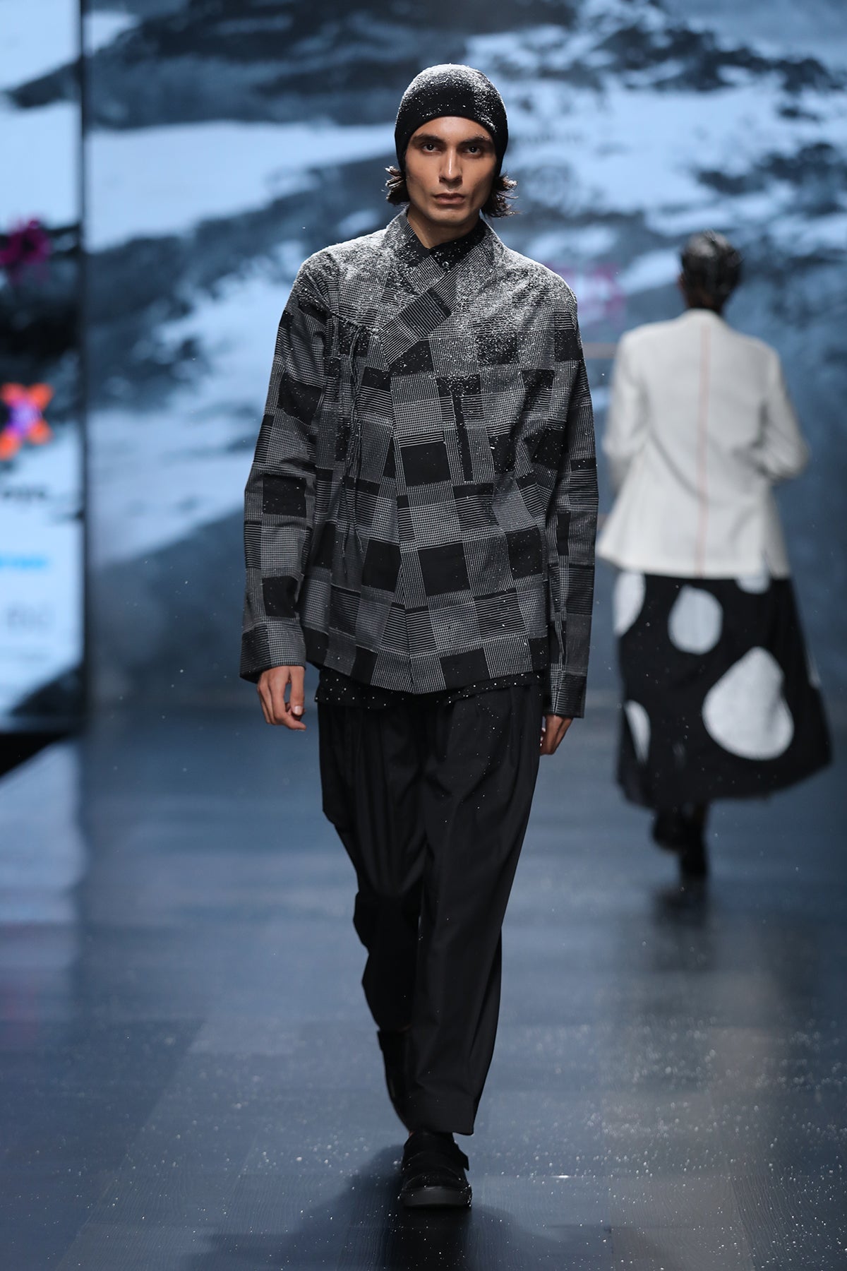 Gyagar Wrap Jacket
