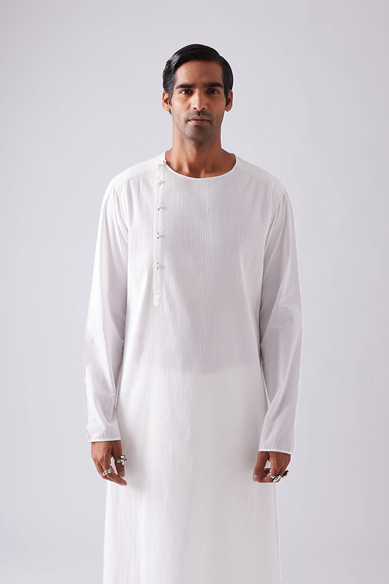 Khinsar Pintuck Kurta Set
