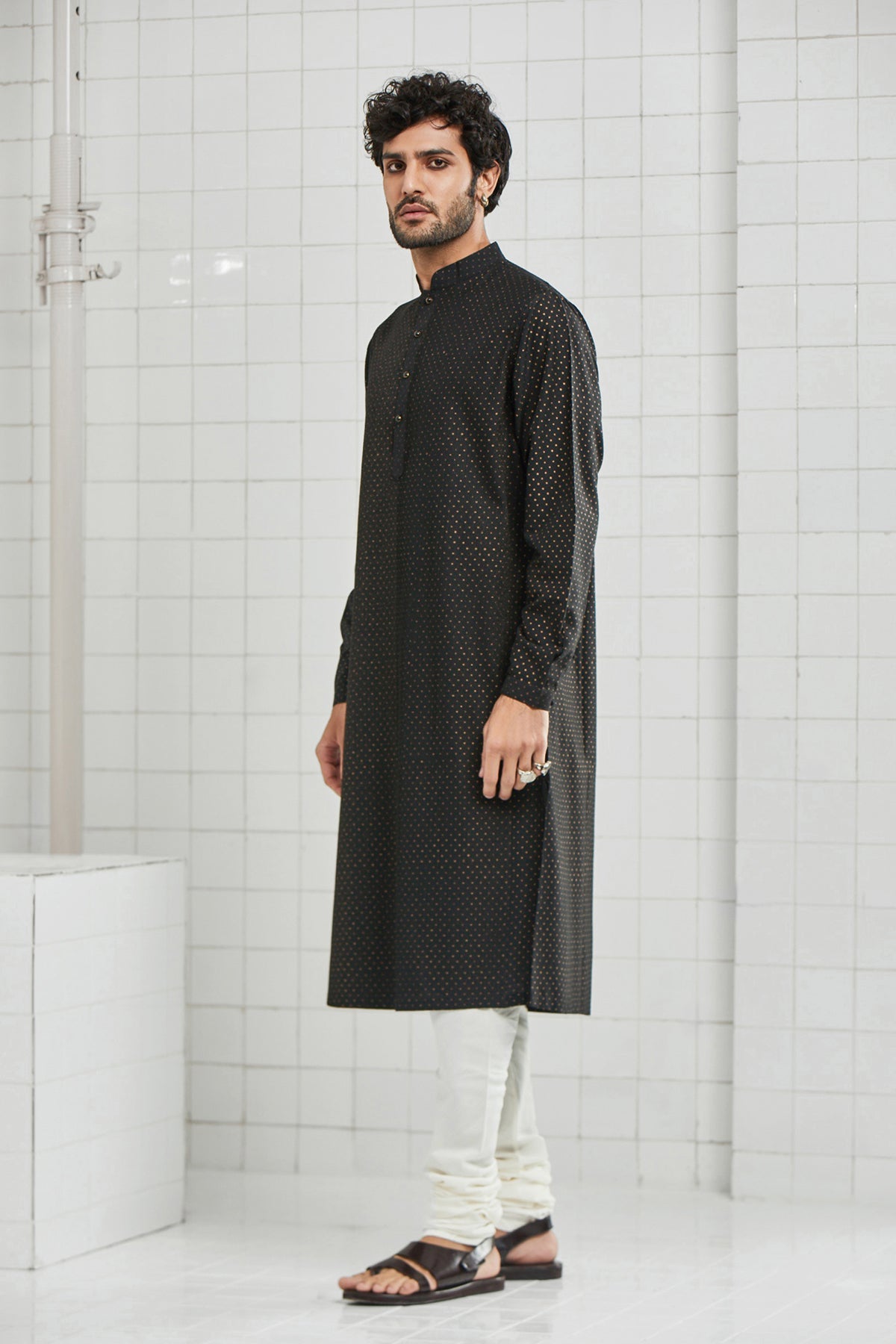 Dhadhu Pintuck Kurta Set with Zari