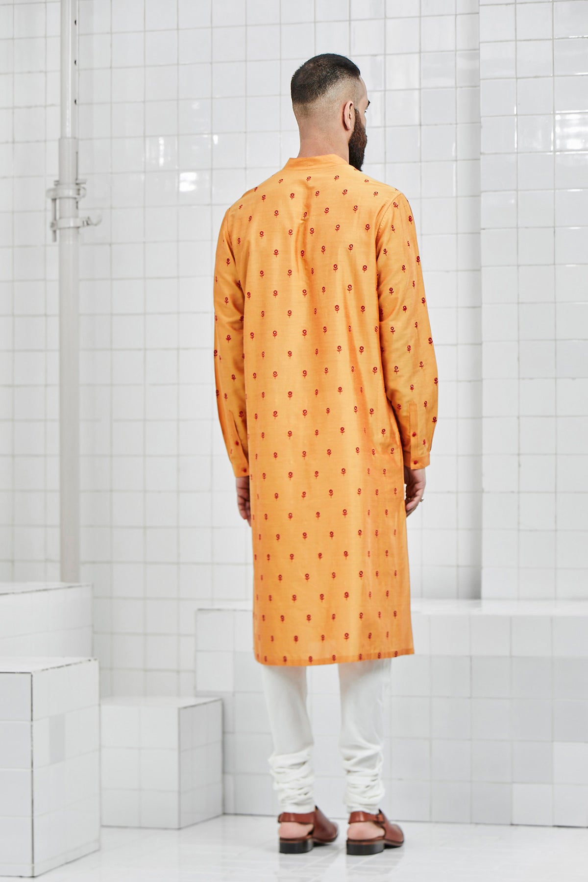 Kalwara Embroidered Kurta Set