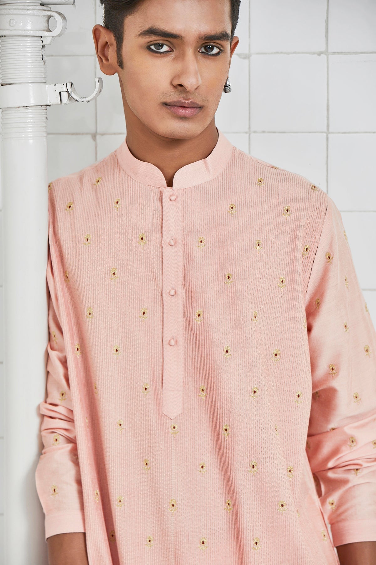 Kalwara Embroidered Kurta Set in Zari