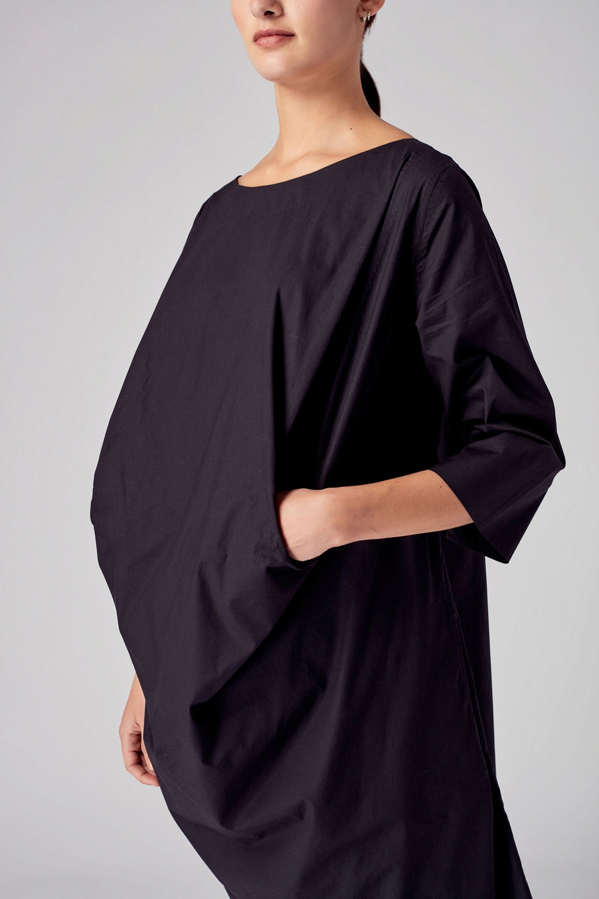 Ainta Dress With Cone Pockets