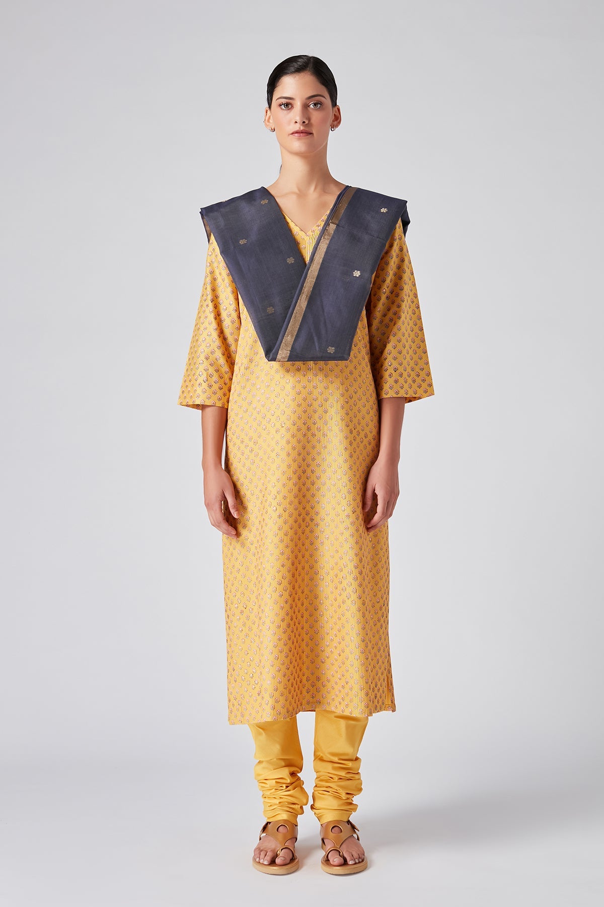 Chhitroli Kurta Set