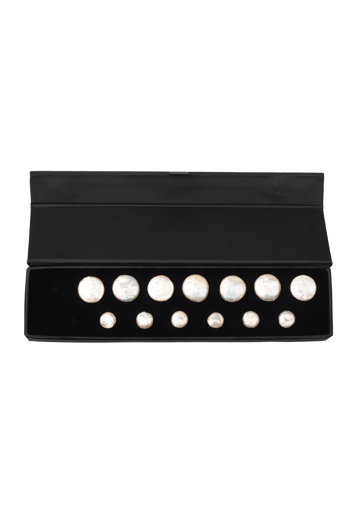 Natural Pearl Button Set