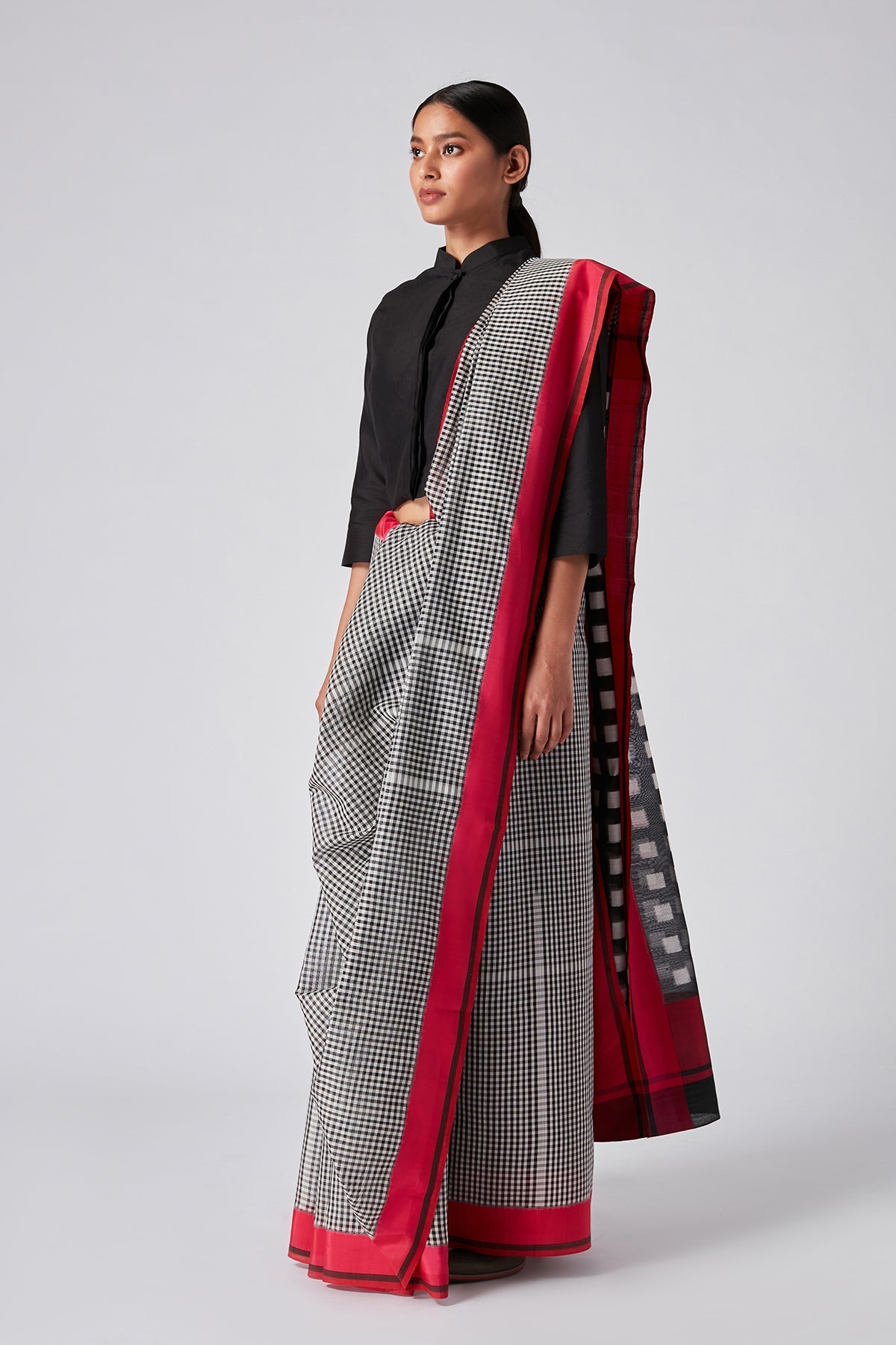 Mothey Ikat Sari