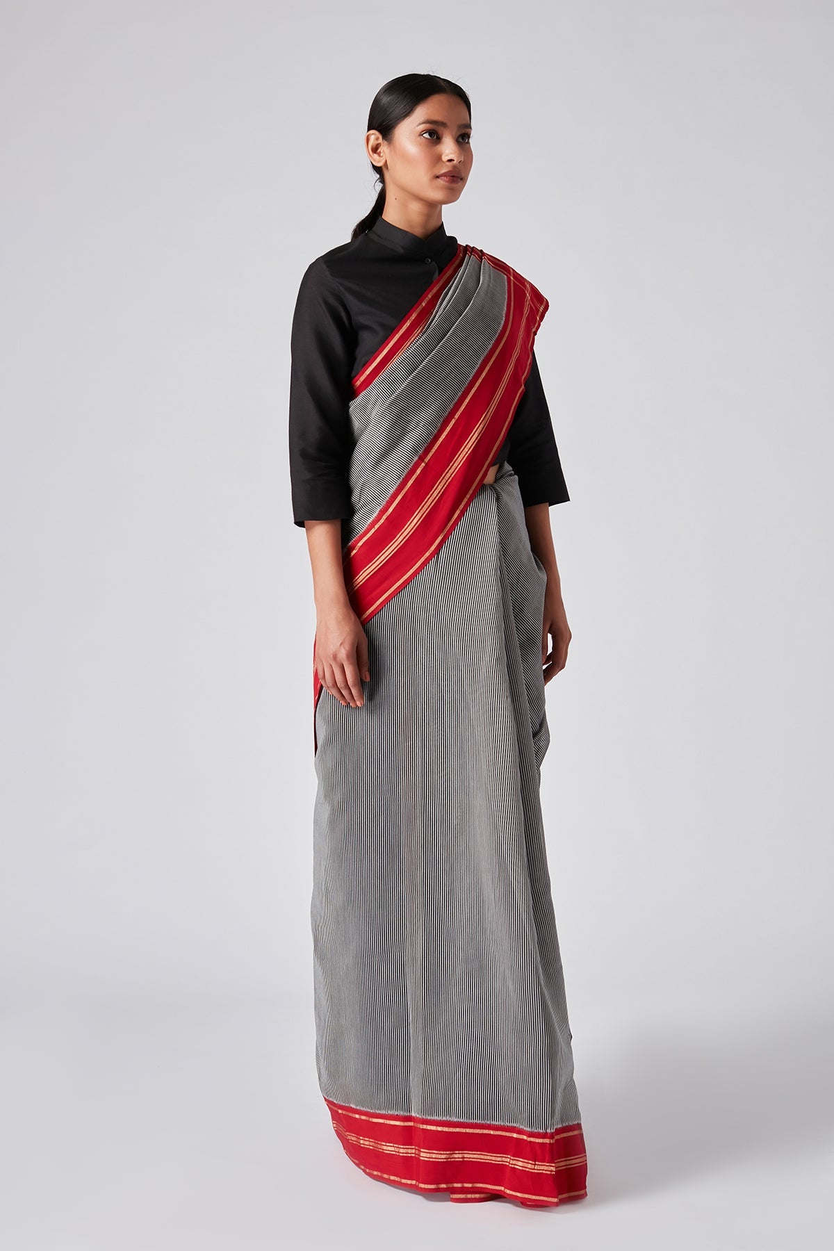 Anumula Ikat Sari