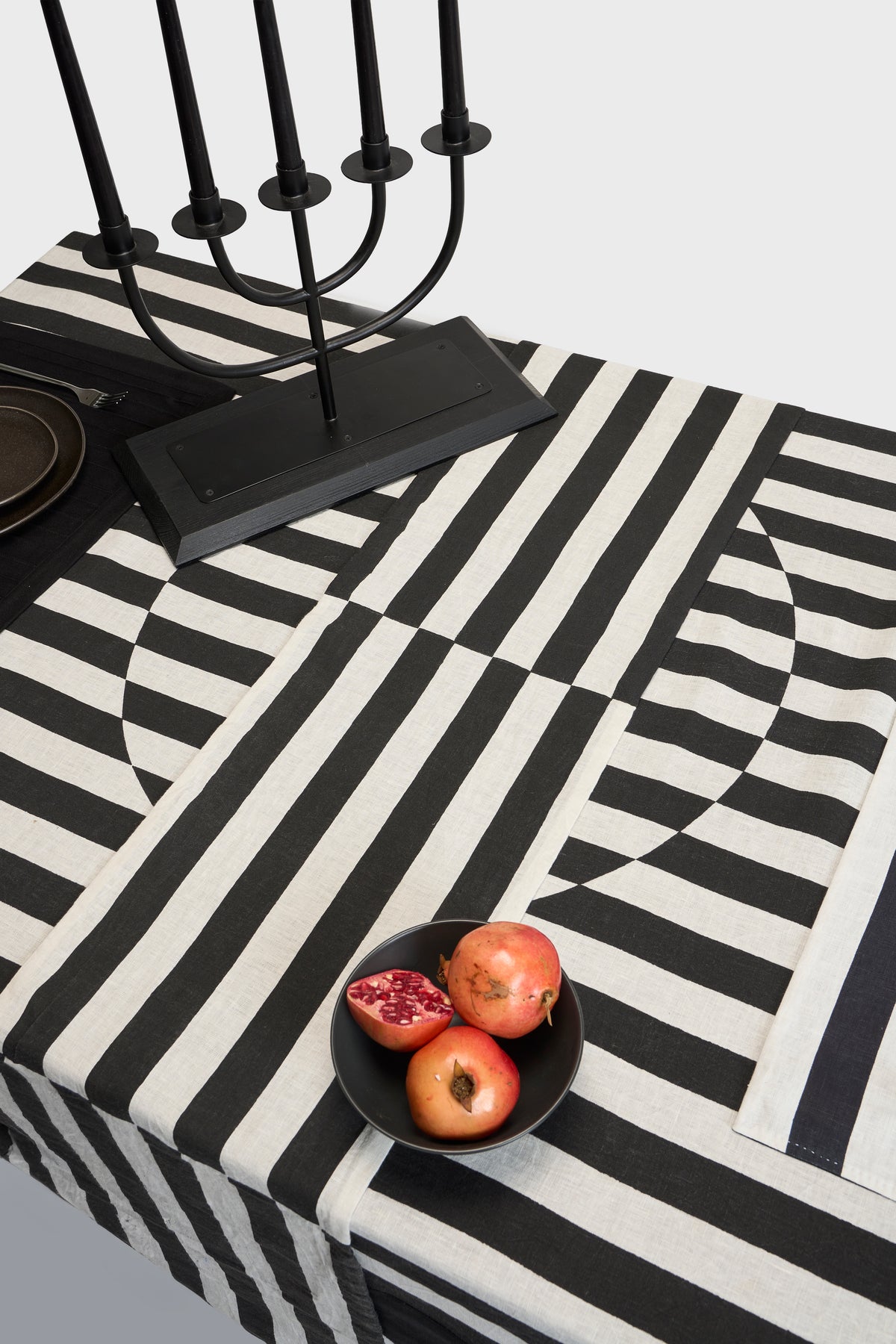Badiyadka Table Cover