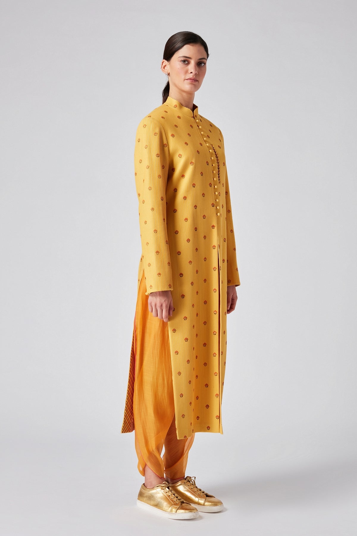 Nohariya Pintuck Sherwani