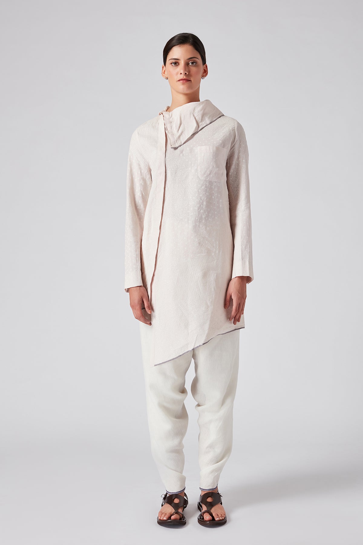 Jamola Asymmetric Top