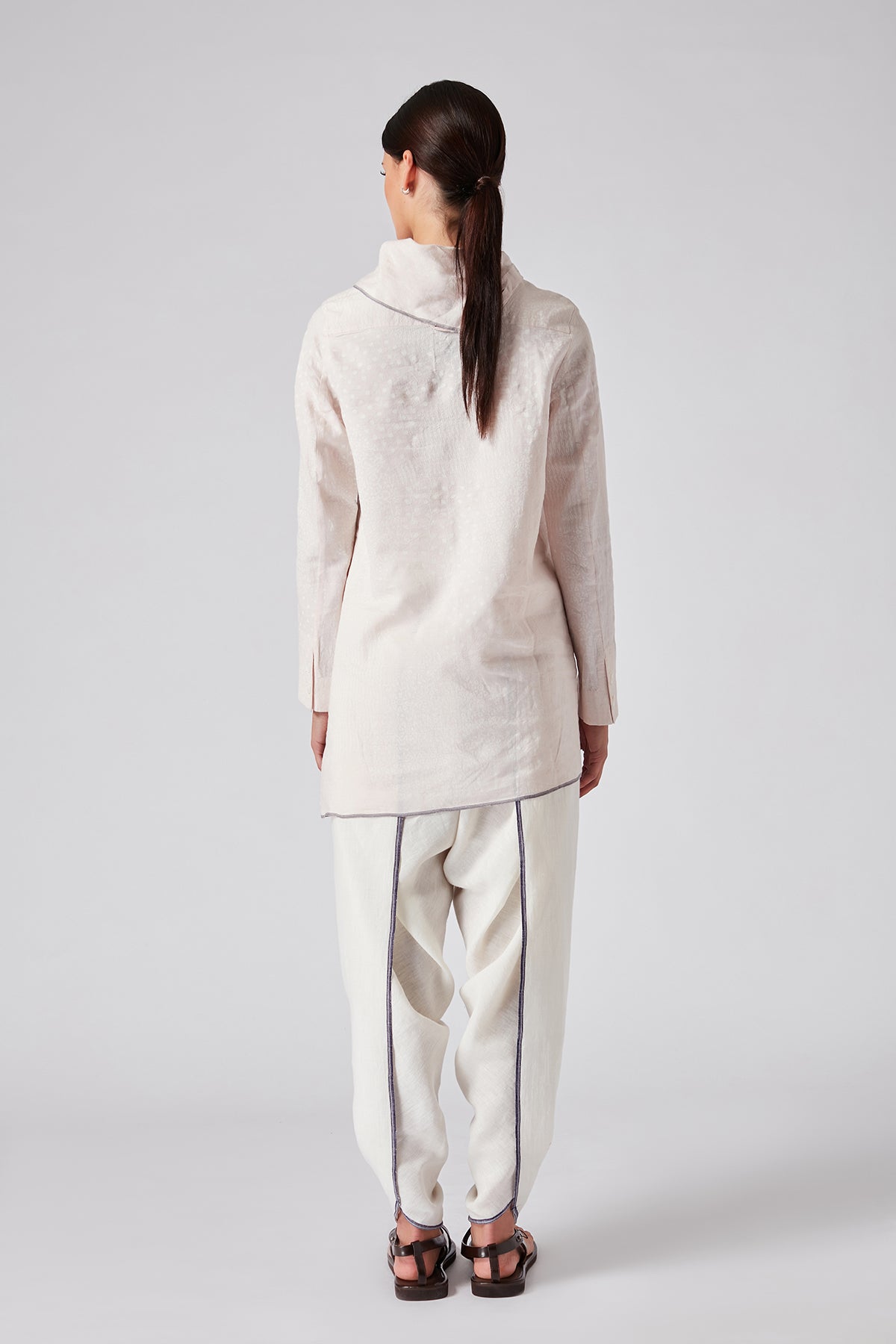 Jamola Asymmetric Top