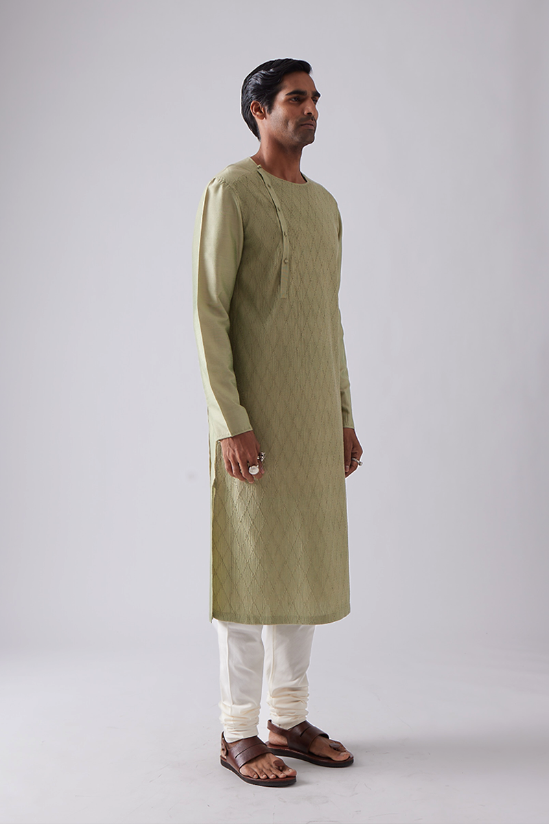 Kelawas Pintuck Kurta Set
