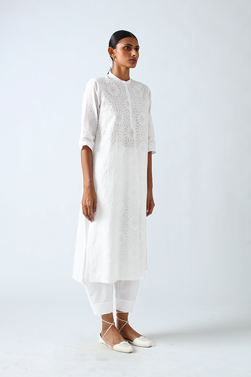 Banola Chikan Kurta Set