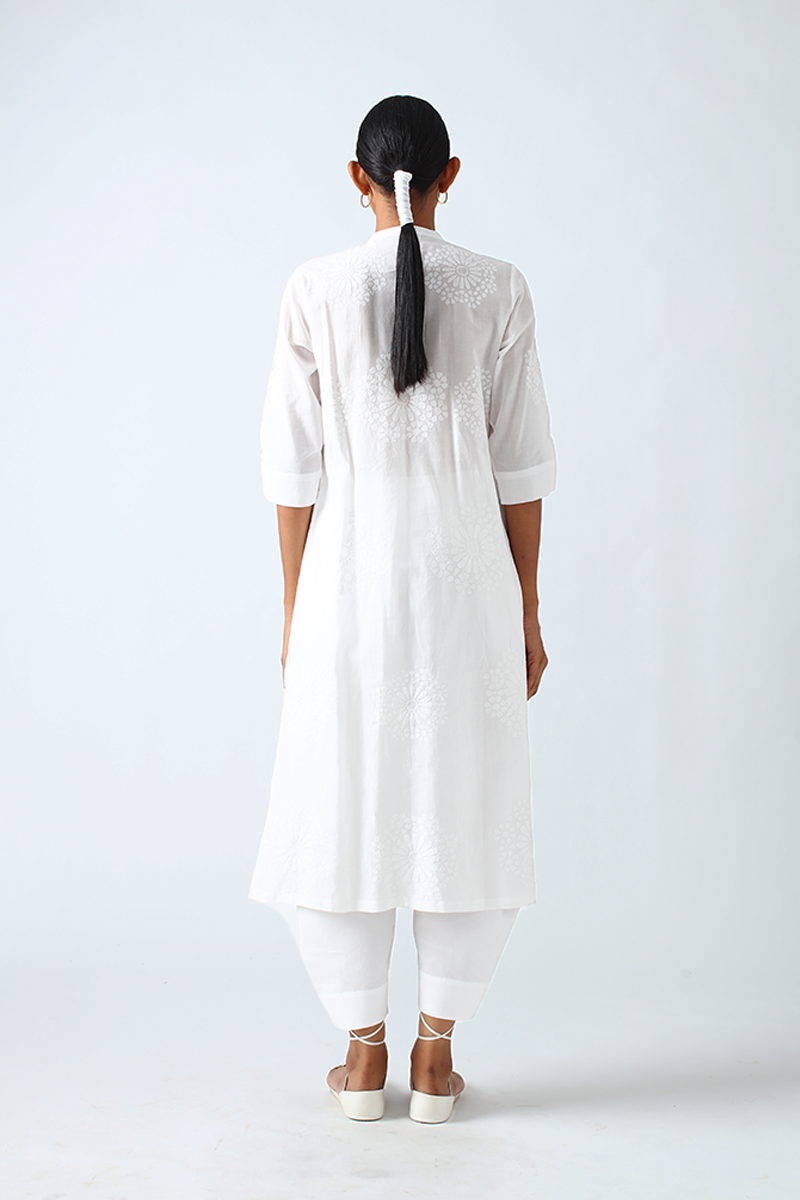 Banola Chikan Kurta Set