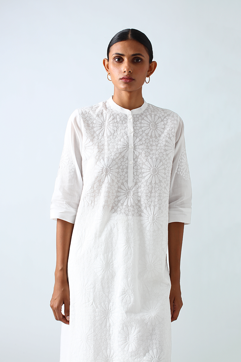Banola Chikan Kurta Set