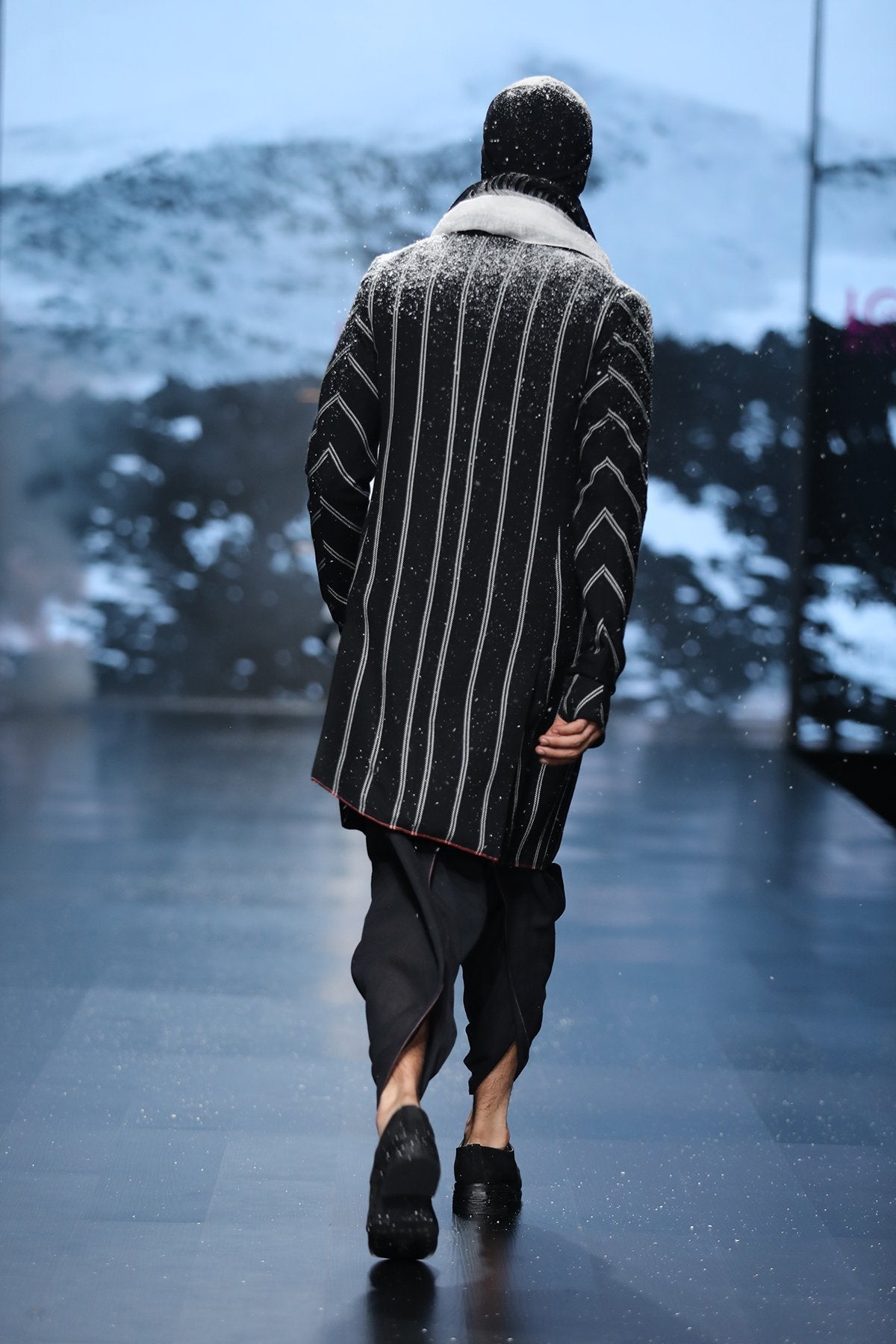 Above The Tree Line - Look 11