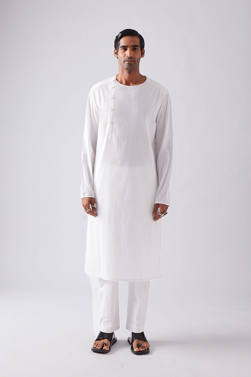 Khinsar Pintuck Kurta Set