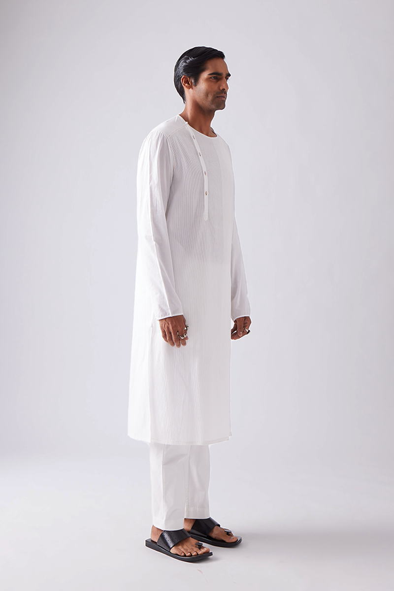 Khinsar Pintuck Kurta Set