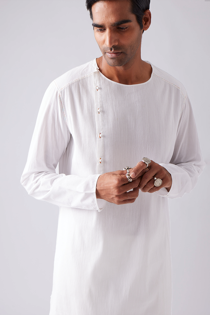 Khinsar Pintuck Kurta Set