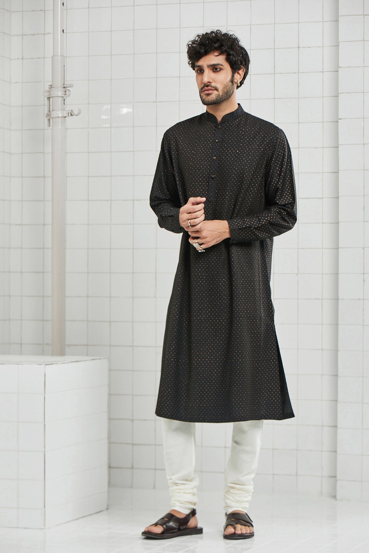 Dhadhu Pintuck Kurta Set with Zari