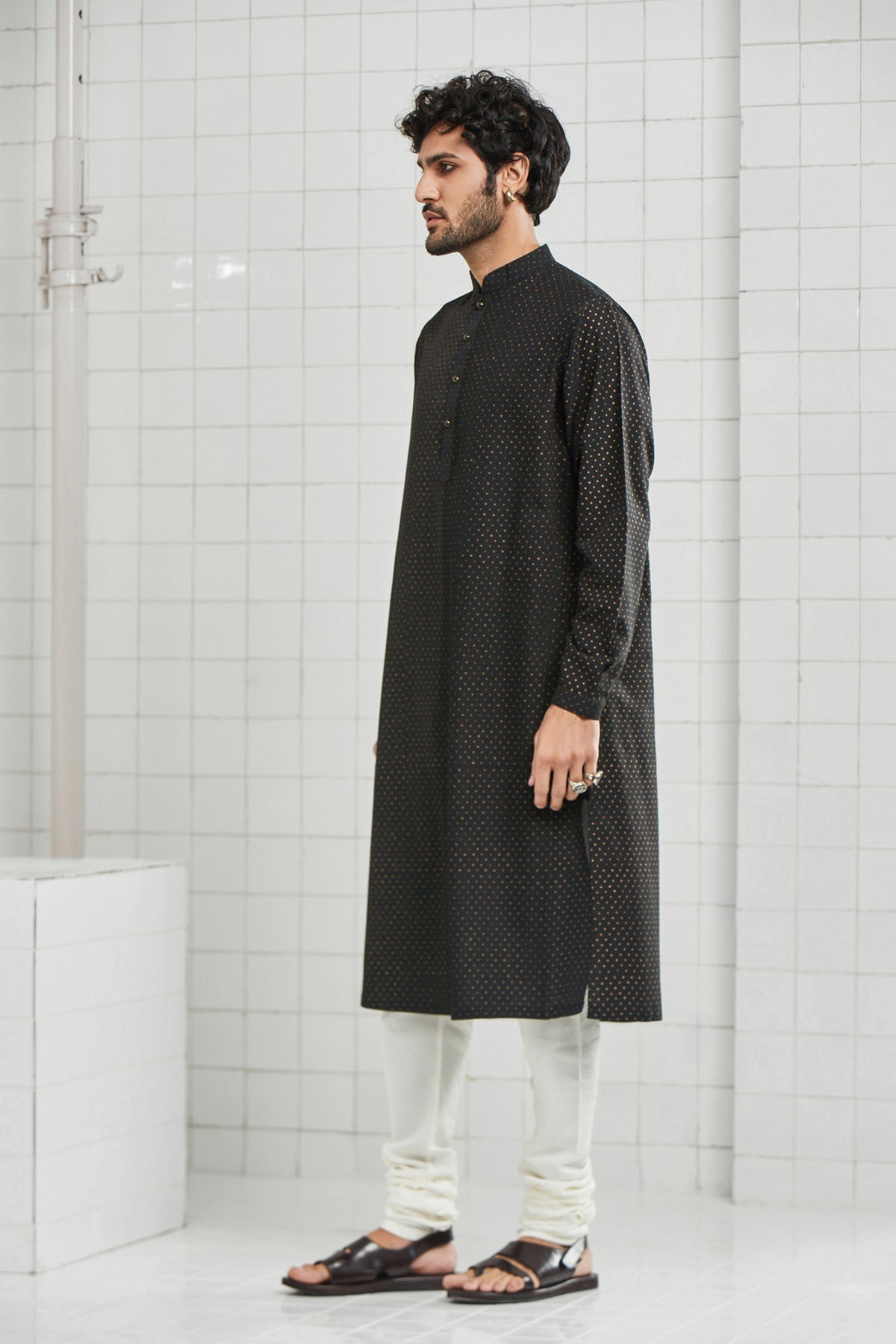 Dhadhu Pintuck Kurta Set with Zari