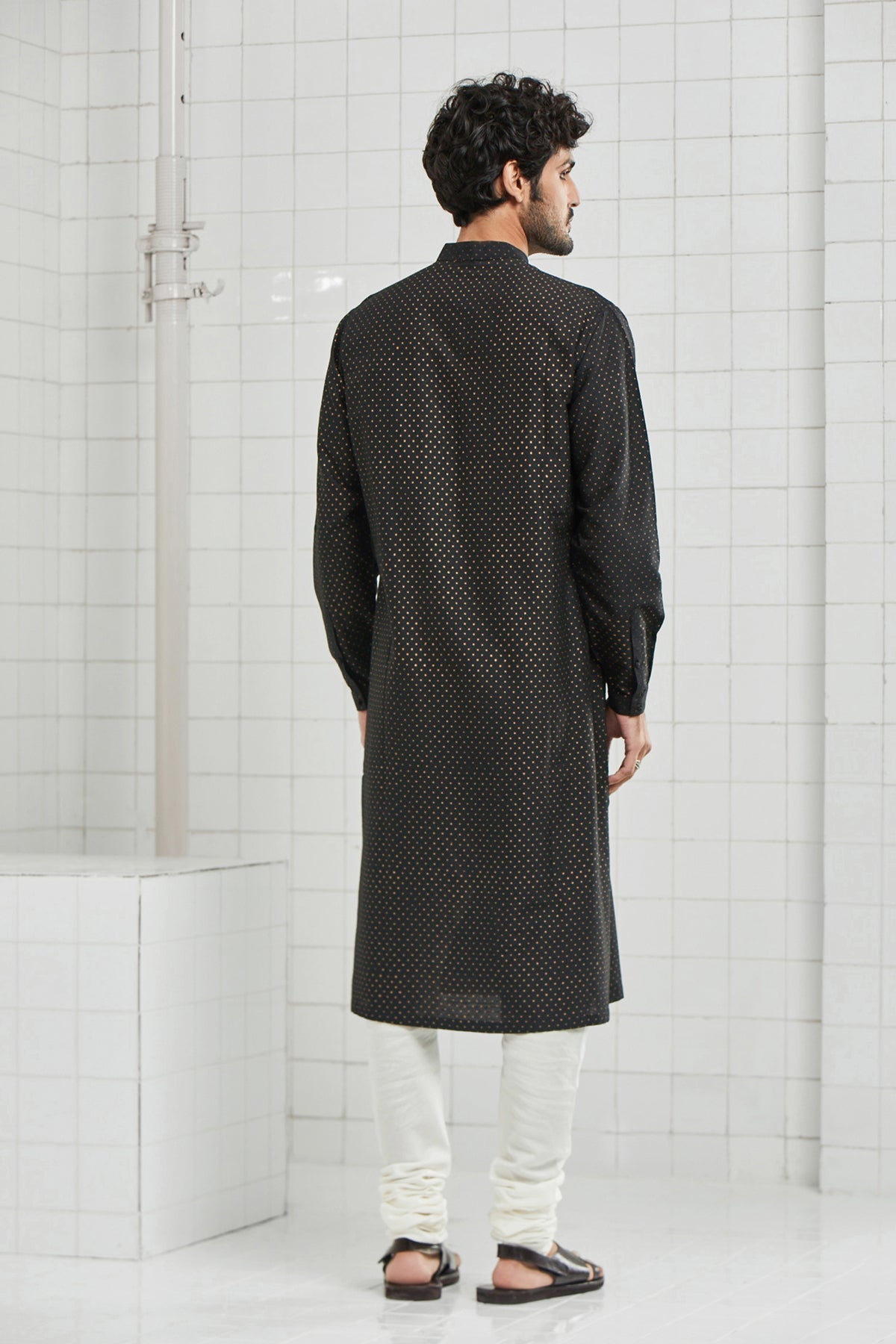 Dhadhu Pintuck Kurta Set with Zari