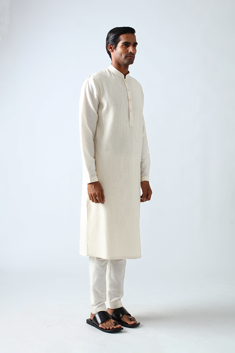 Bainsara Pintuck Kurta Set with Kantha