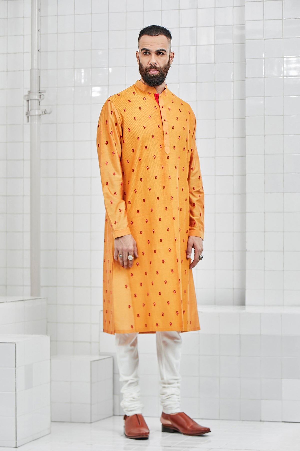 Kalwara Embroidered Kurta Set