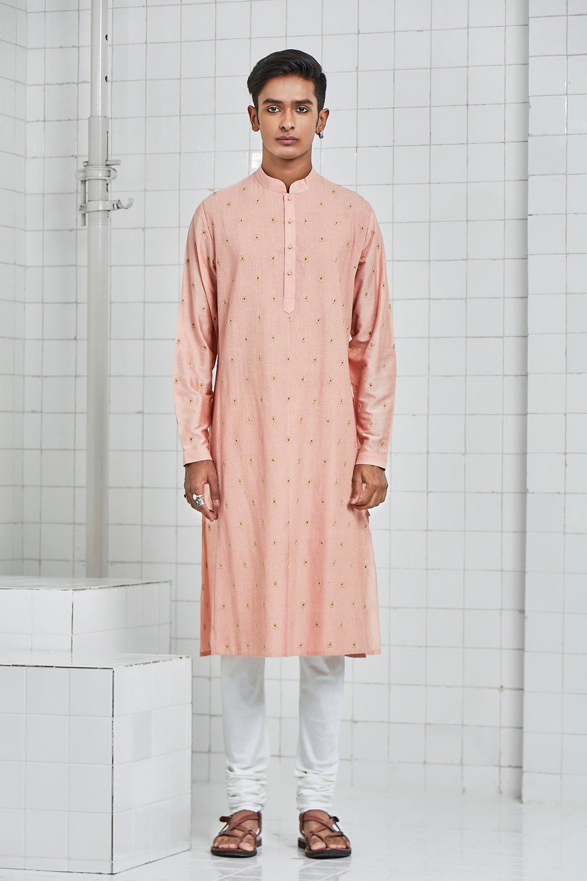 Kalwara Embroidered Kurta Set in Zari