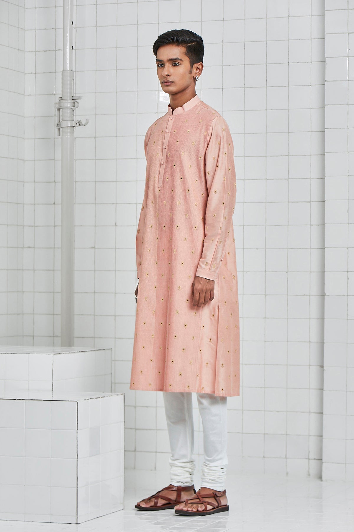 Kalwara Embroidered Kurta Set in Zari