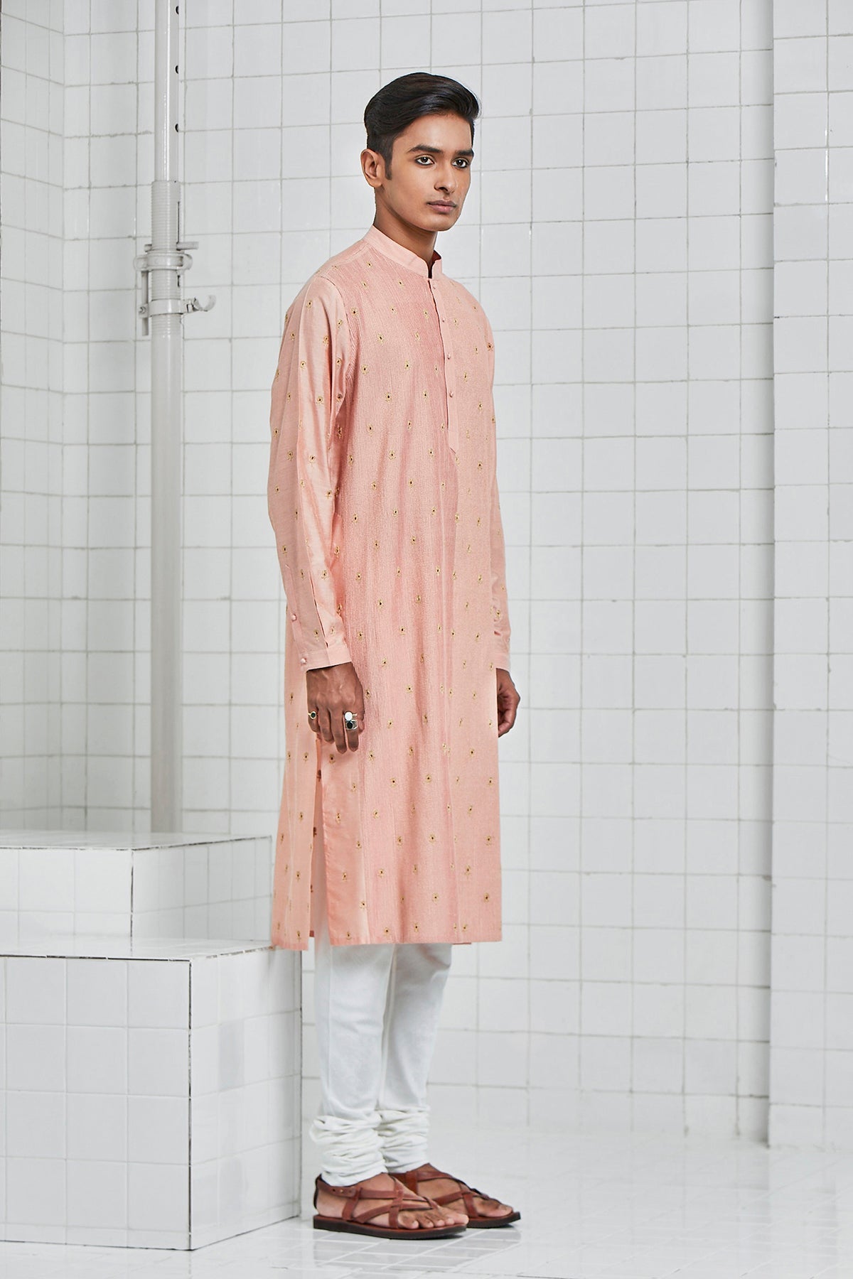 Kalwara Embroidered Kurta Set in Zari
