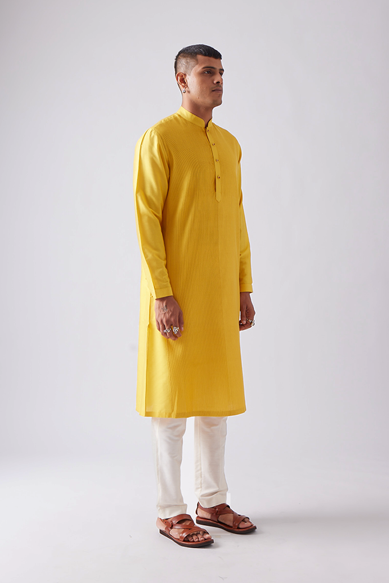Khinsar Pintuck Kurta Set