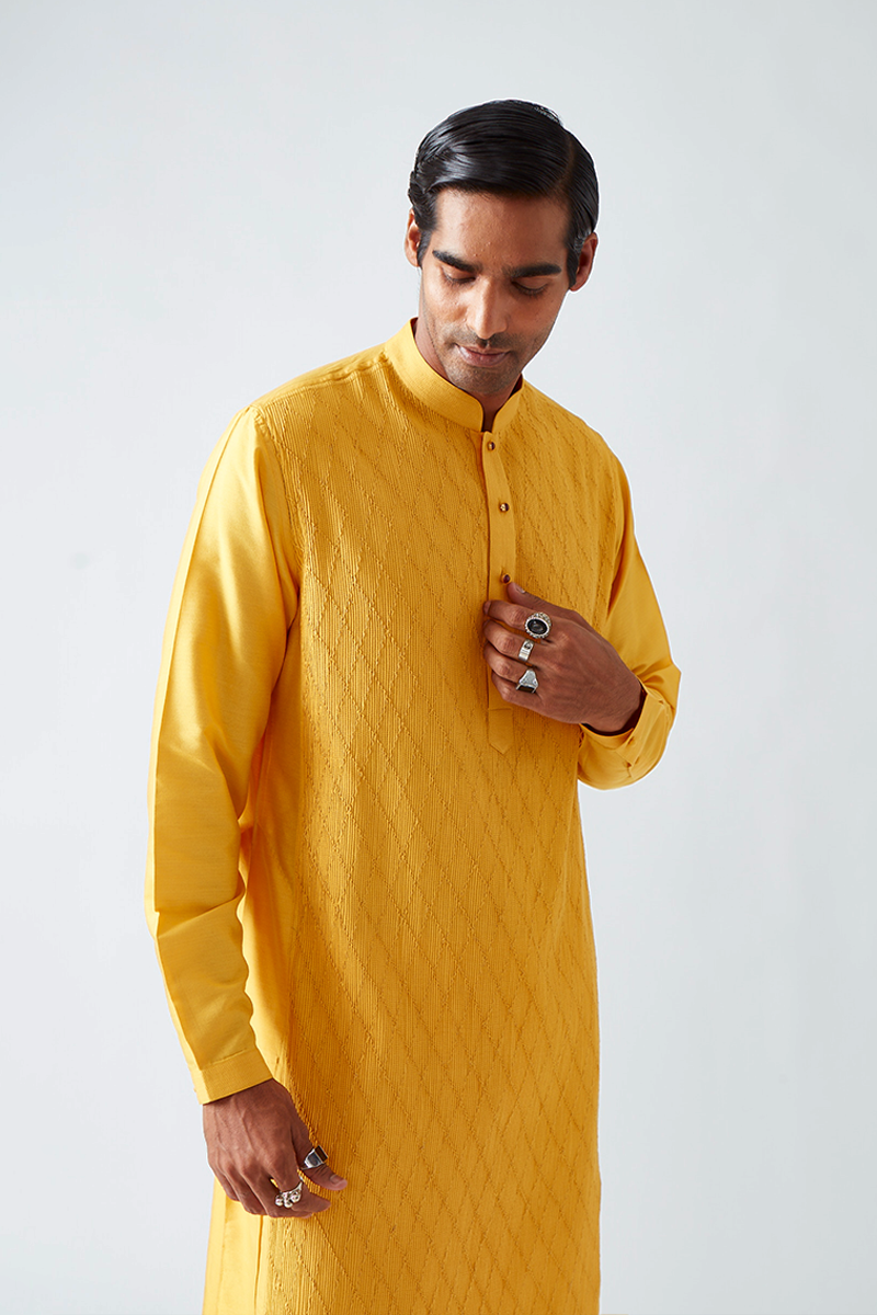 Kelawas Pintuck Kurta Set