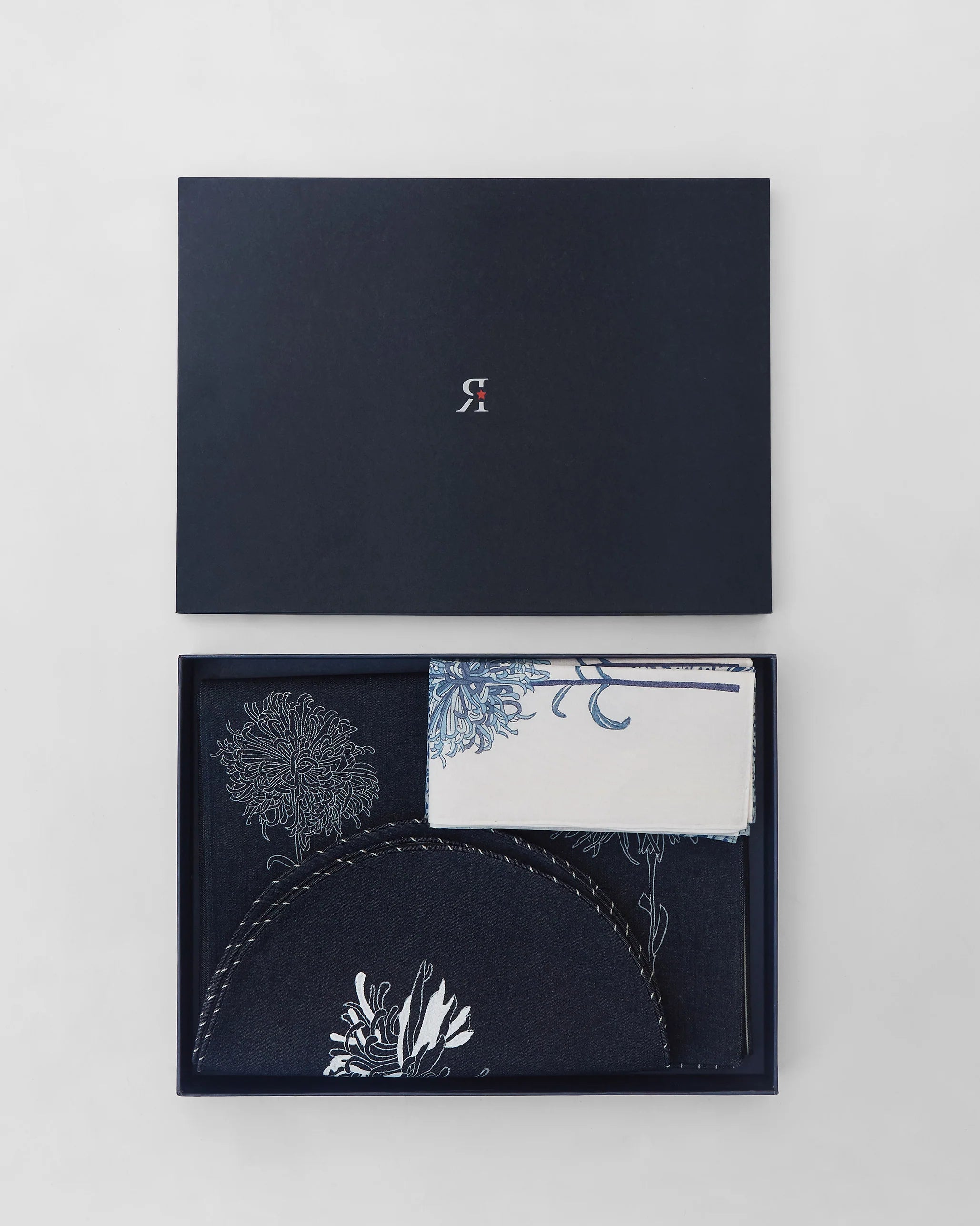 Chandramallika Table Gift Set