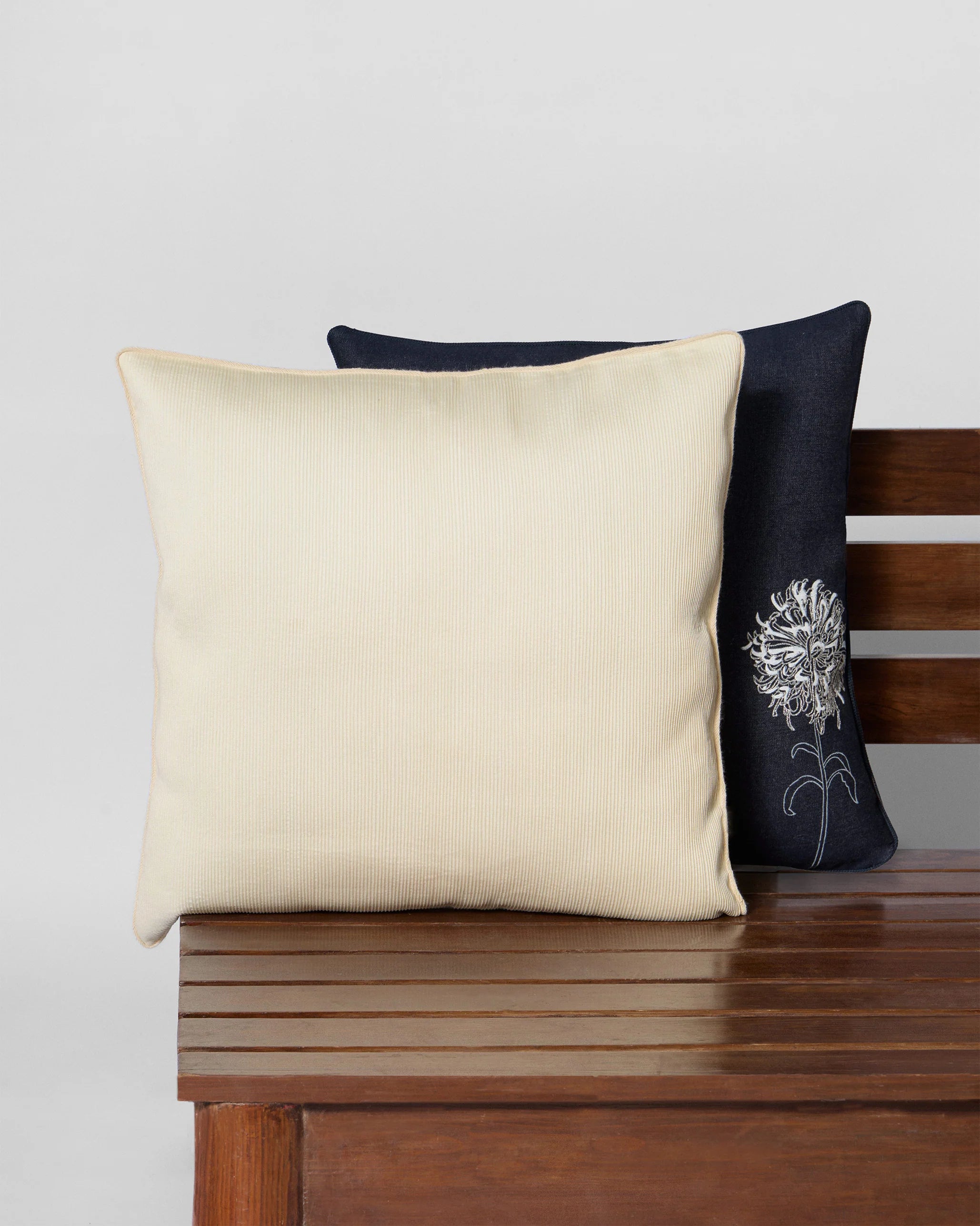 Nilgiri Champaca Pintuck Cushion with filler 20X20