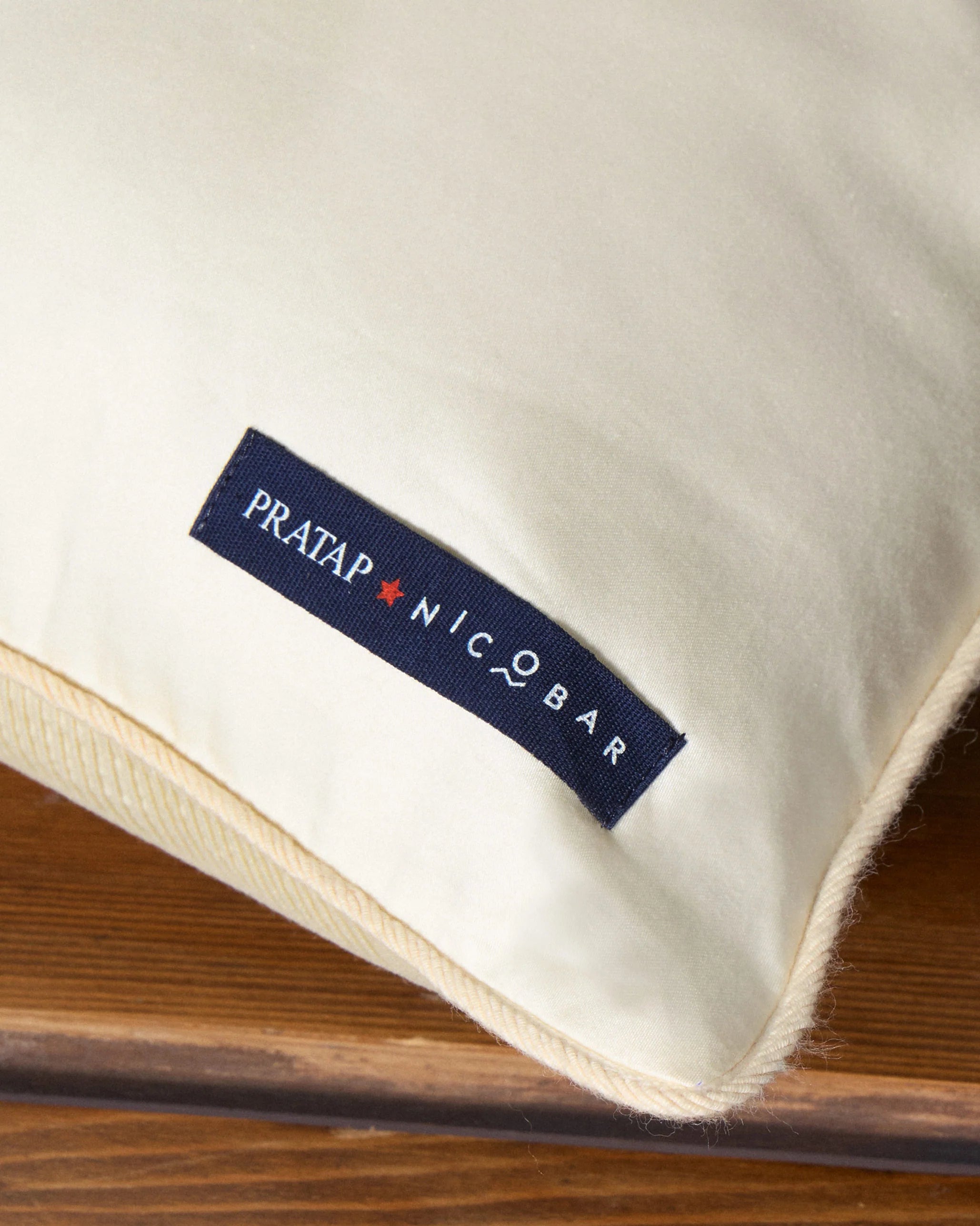 Nilgiri Champaca Pintuck Cushion with filler 20X20