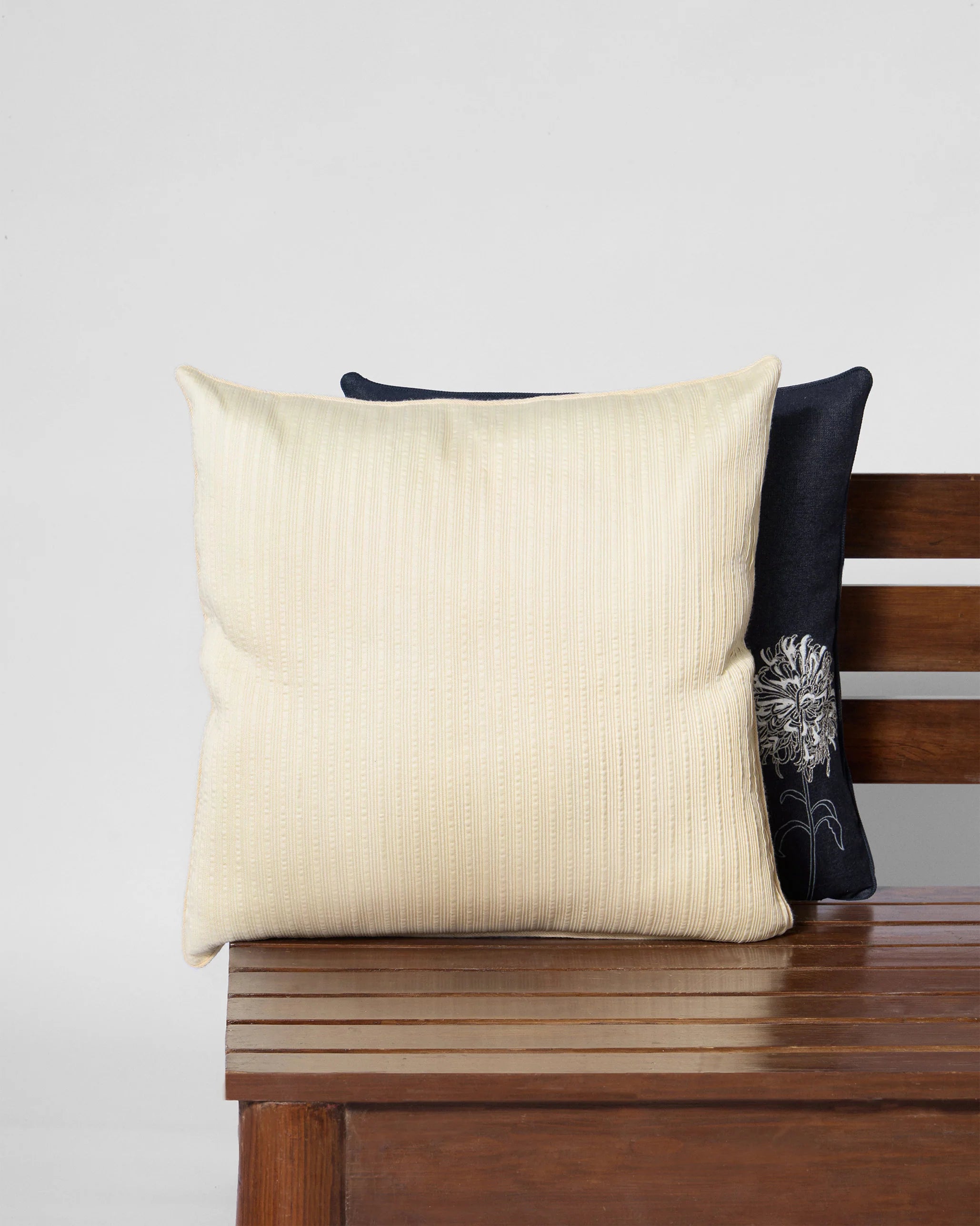 Shola Variegated Cushion with filler 20X20