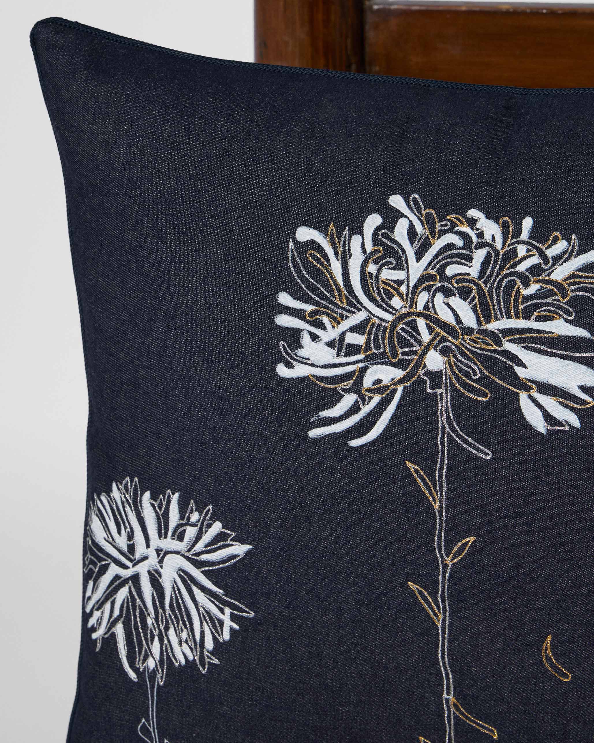 Mistflower Crewel Cushion with filler 18X18