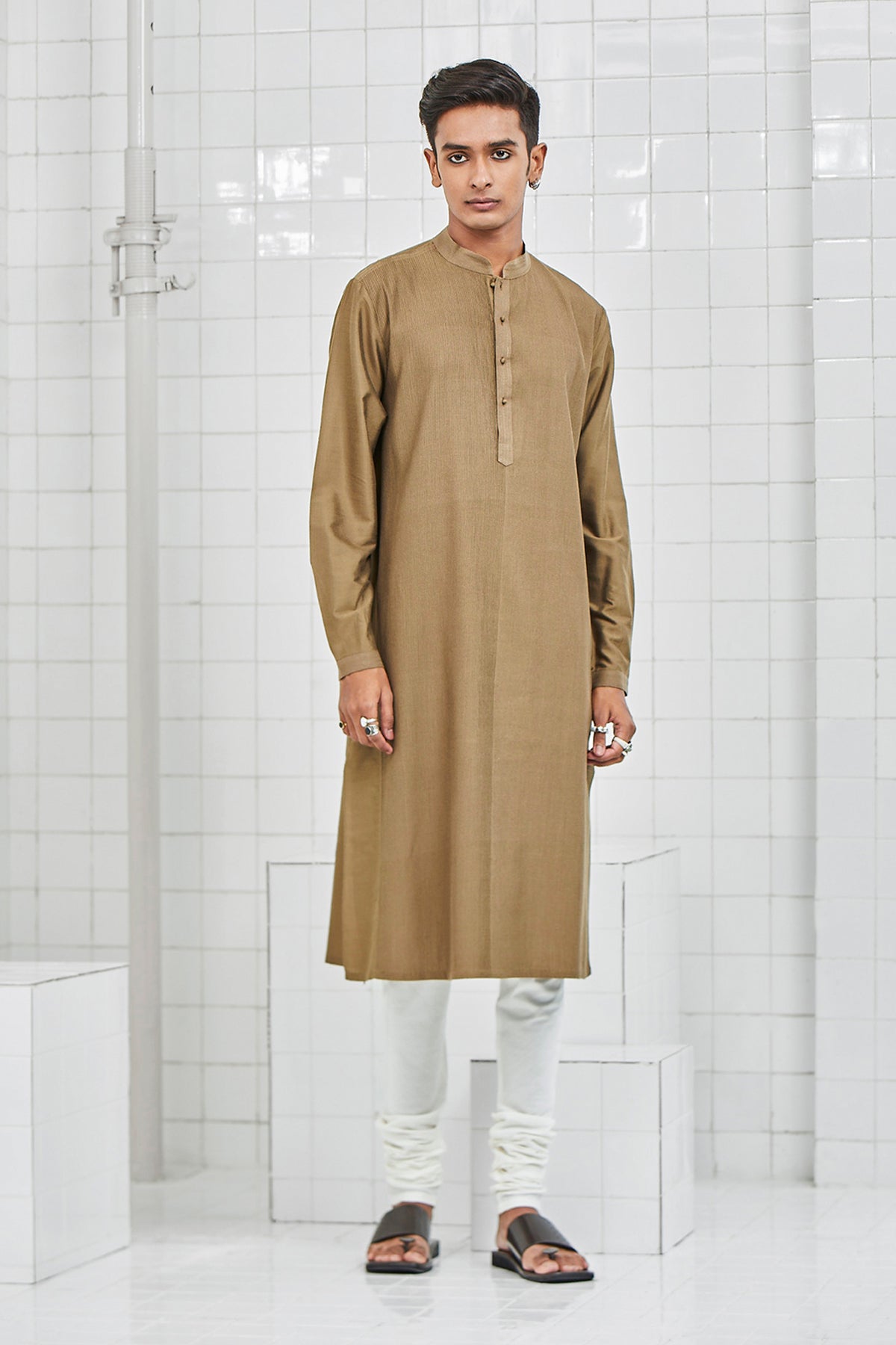 Khinsar Pintuck Kurta Set