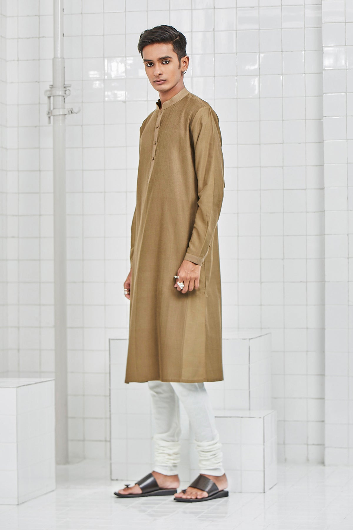 Khinsar Pintuck Kurta Set