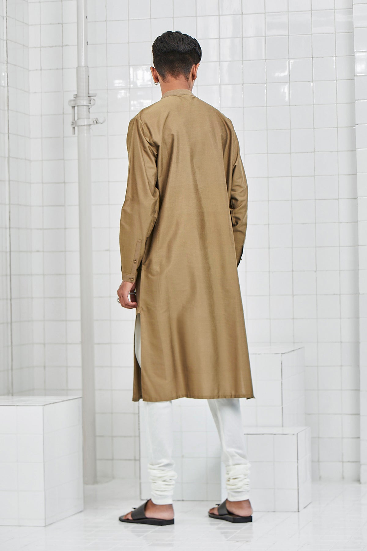 Khinsar Pintuck Kurta Set