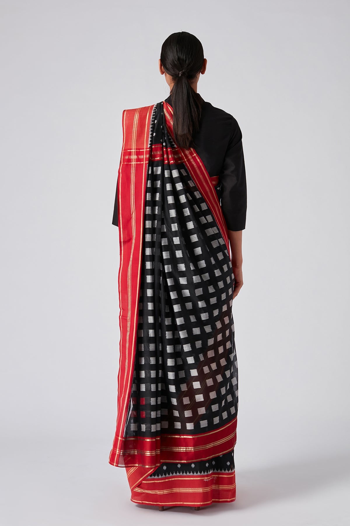 Raiparthy Ikat Sari
