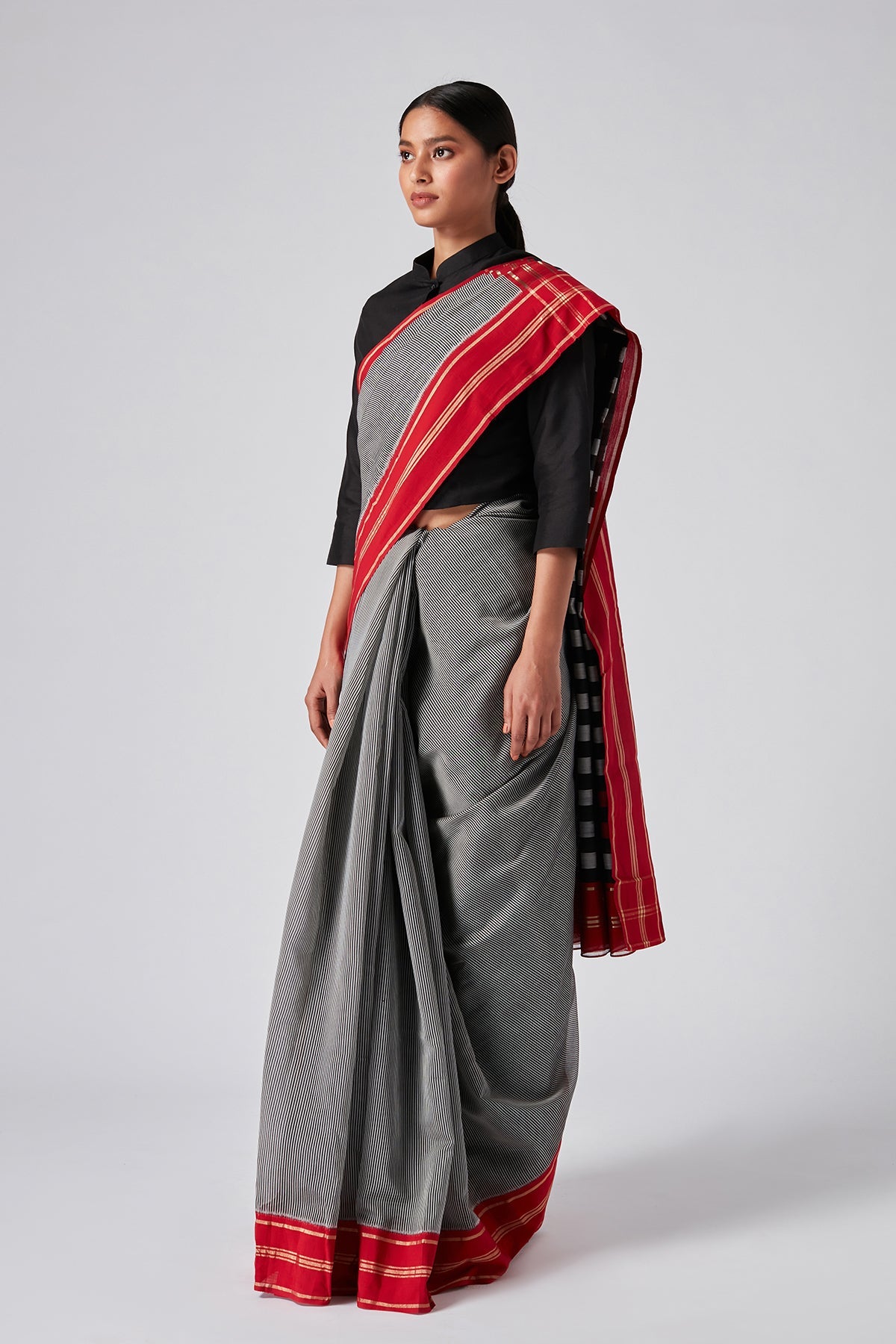 Anumula Ikat Sari