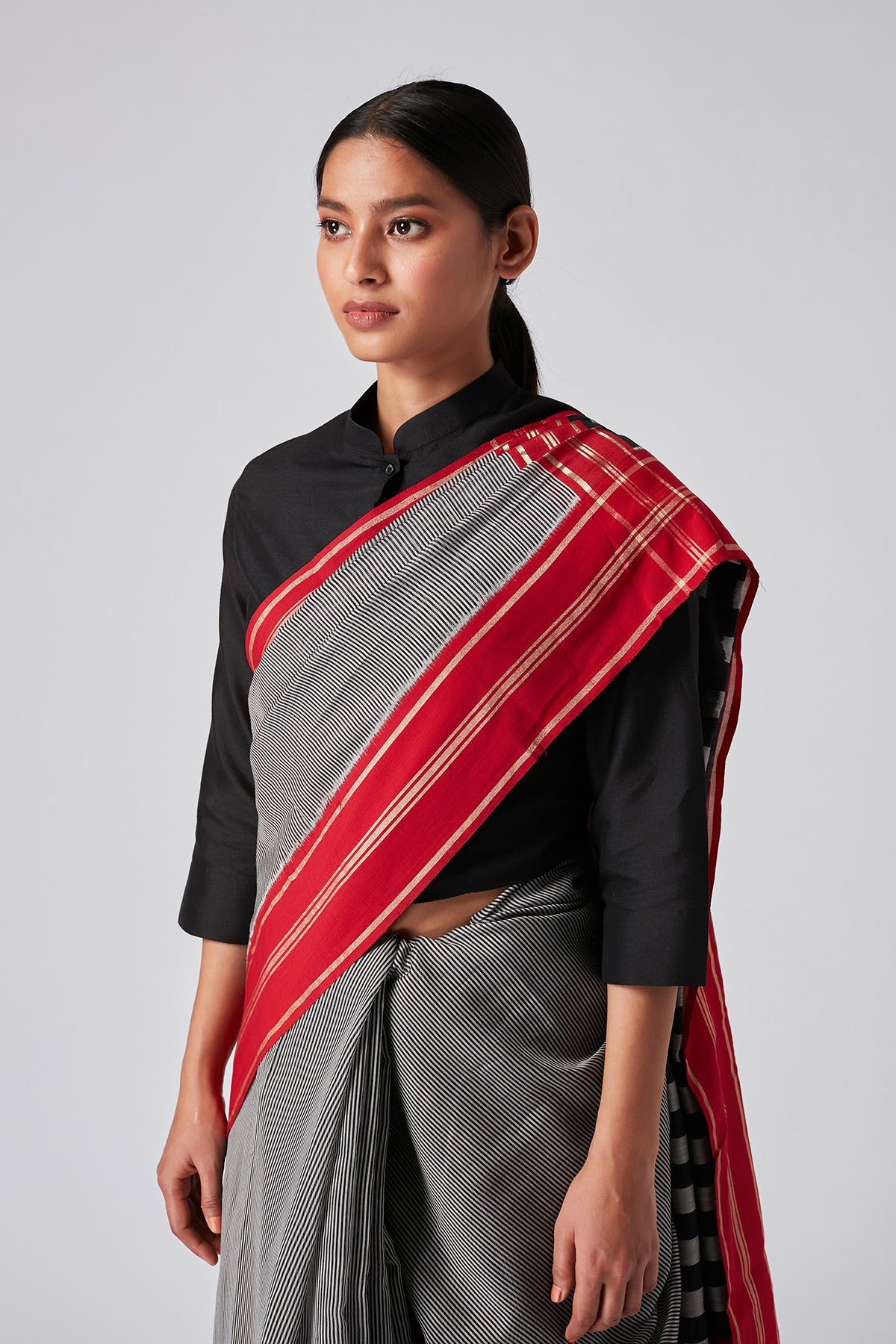 Anumula Ikat Sari