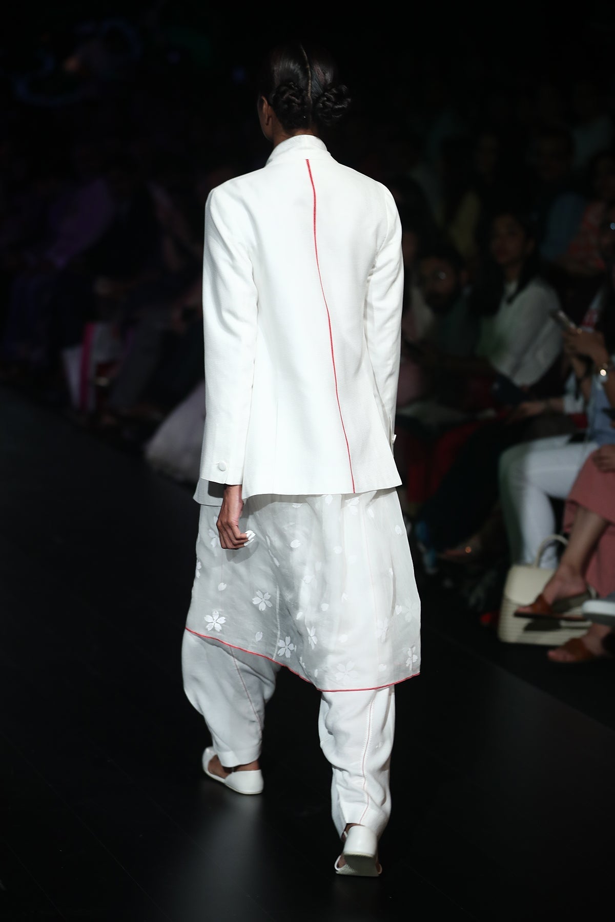 Unai pintuck tunic